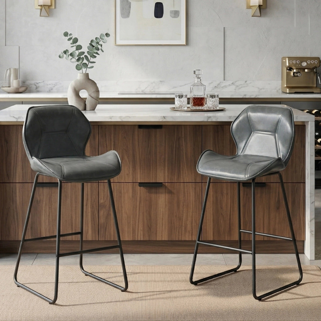 Set 2 Sgabelli da Bar in Ecopelle ¨C MINIMAL ¨C con Schienale, Struttura in Metallo, Poggiapiedi, Grigio