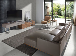 Poltrona in ecopelle visone