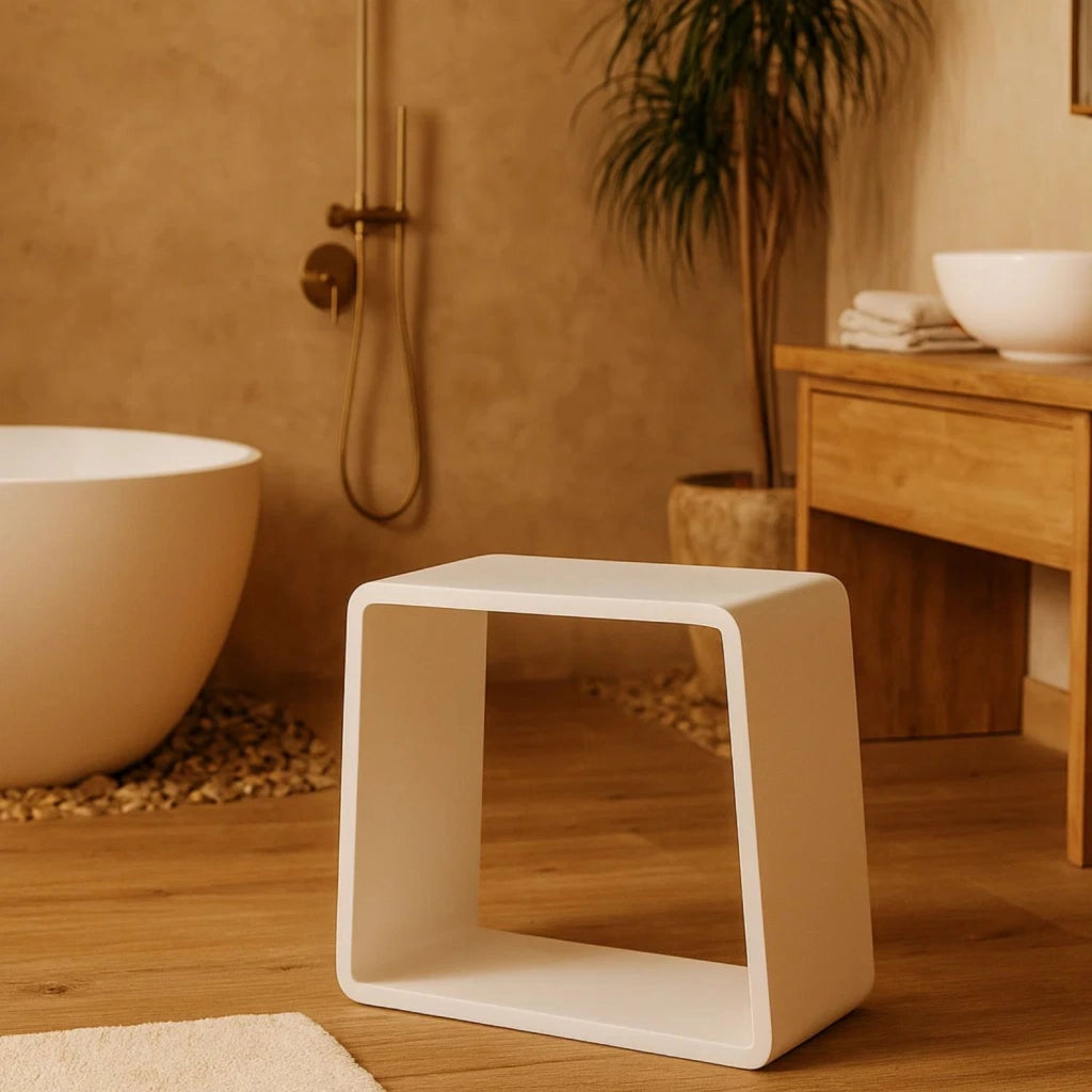 Sgabello da bagno silk in artificial stone bianco opaco matt ogomondo *** confezione 1