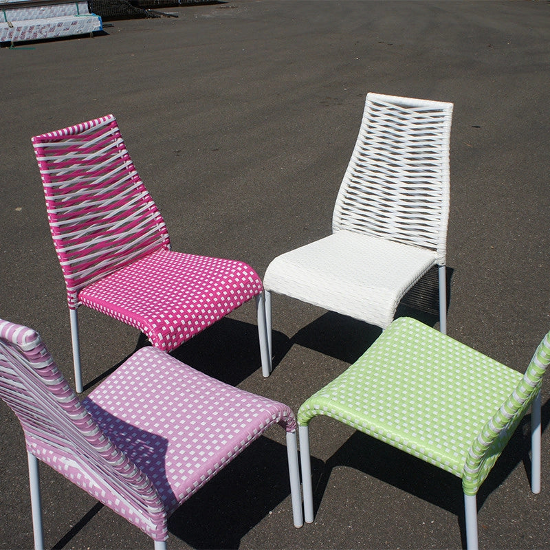 Chaise en rÃ©sine tressÃ©e PRIMAVERA Rose