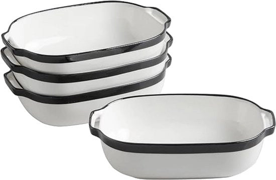 Set di piatti per cucina, pranzo, ricevimento e uso quotidiano.
