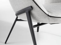 Poltrona in tessuto grigio