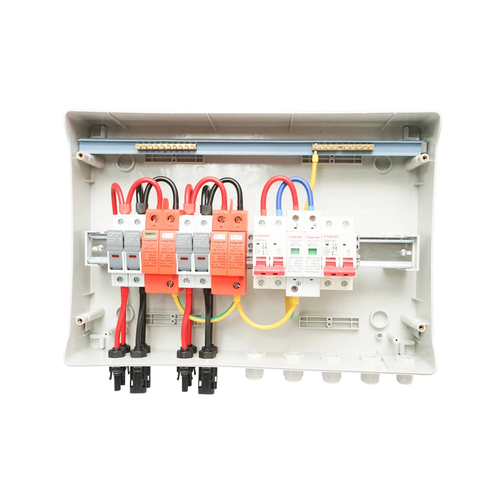 Quadro di protezione DC/AC equipaggiato per sistemi fotovoltaici da 3–6 kW con inverter ON/OFF Grid per prosumer.
