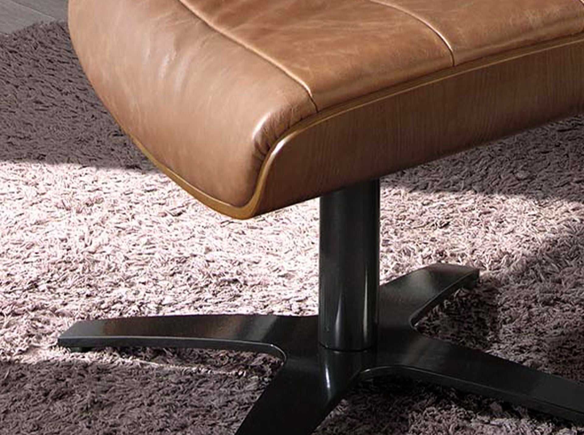 Pouf in pelle marrone