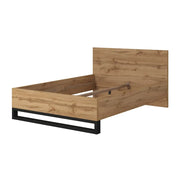 Letto adulto 140x200 stile industriale - Collezione MILOS. Colori rovere grezzo e nero. Rete inclusa