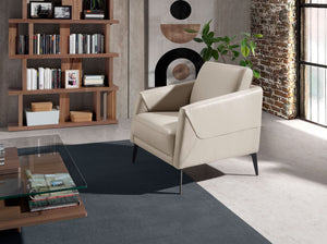 Poltrona in pelle grigio taupe