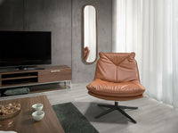 Poltrona girevole in pelle marrone