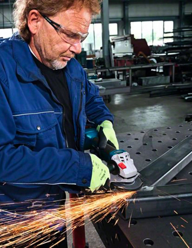 BOSCH Kit 0615990N39 (GSR 18V-55 + GWS 18V-10 + GKS 18V-57-2 + GSA 18V-LI + GST 18V-125 B + 3 x 4,0 Ah + GAL1880CV + Borsa)