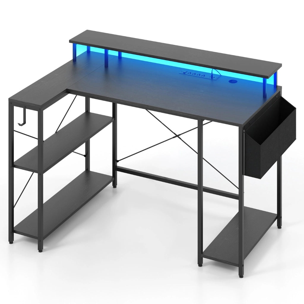 Scrivania da gaming a forma di L con luci LED e stazione di ricarica-Scrivania per computer con ripiani Nero