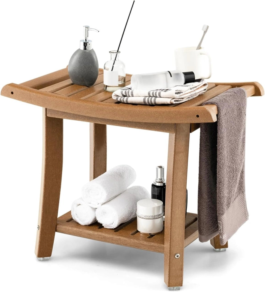 Sgabello da Doccia, Sgabello da Bagno Impermeabile con Sedile Curvo, con Portasciugamani e Piedini Antiscivoli, Panca Versatile con Ripiano, 60,5 x 34 x 48 cm (Marrone)