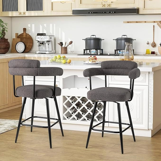 Set di 2 Sgabelli da Bar Girevoli, Sedie Imbottite in Boucle con Schienale, Braccioli Curvi, Gambe in Metallo e Poggiapiedi, Portata 150 kg, per Isola Cucina, Caffè e Pub (Grigio)