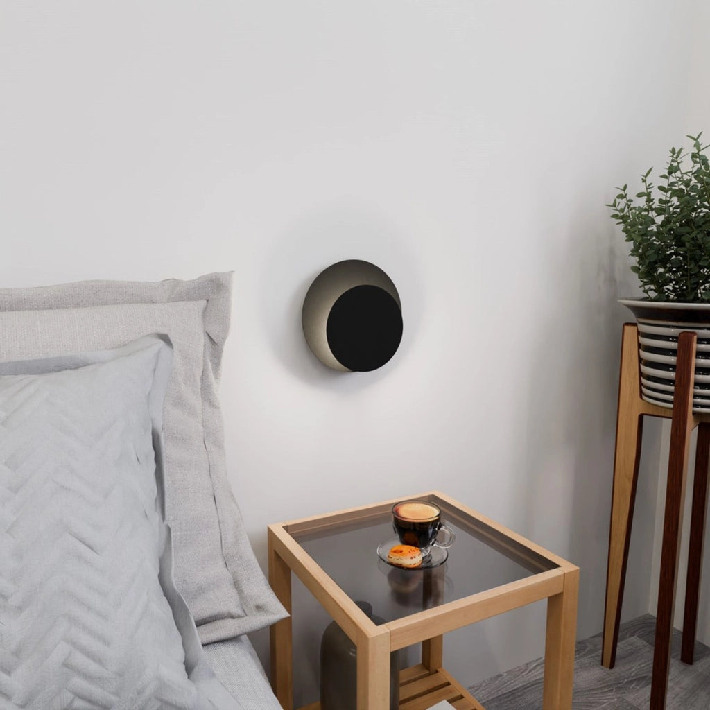 Lampada a parete Circle in acciaio nero opaco e legno