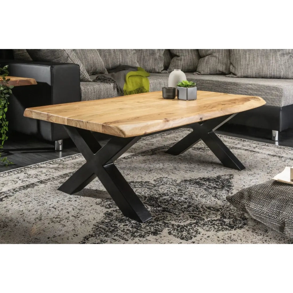 Tavolino ARKAYA 110 cm in legno di acacia massiccio con gambe in metallo nero a forma di X