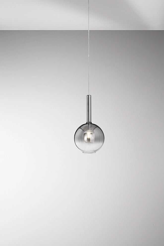 Sospensione in vetro borosilicato fumè specchiato 1x40W E27, design moderno con cavo regolabile, ideale per illuminazione d'interni - Perenz
