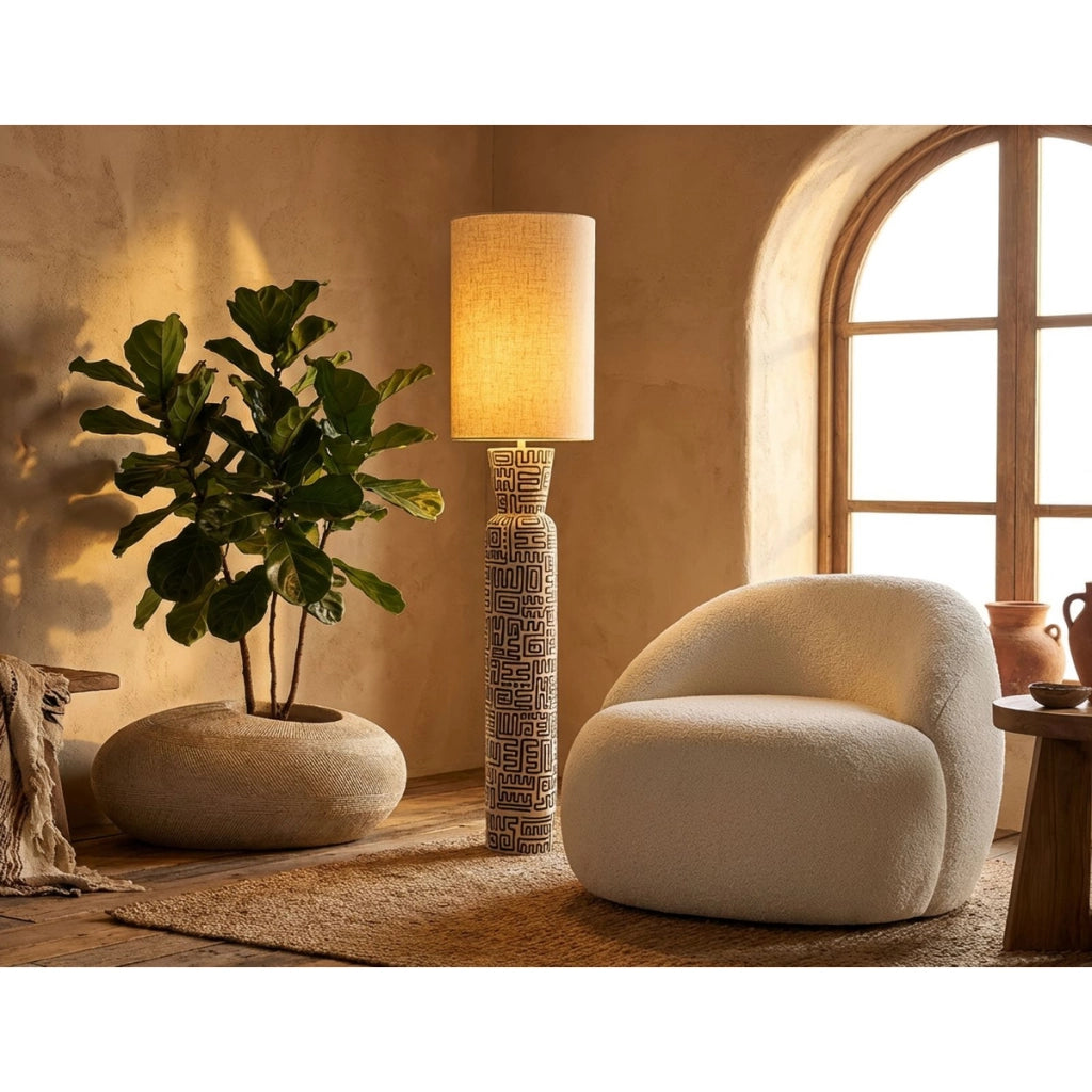 Lampada da terra Nairobi in polyresin bianco e nero con paralume in tessuto