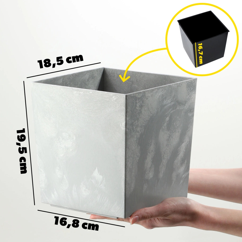 Vaso da fiori KADAX da 19 cm, copertura in plastica grigia con inserto.
