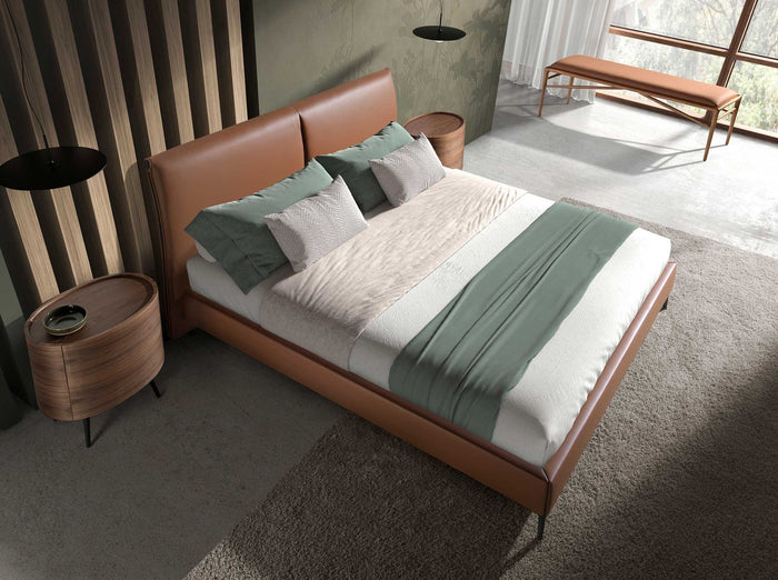 Sgabello in ecopelle marrone