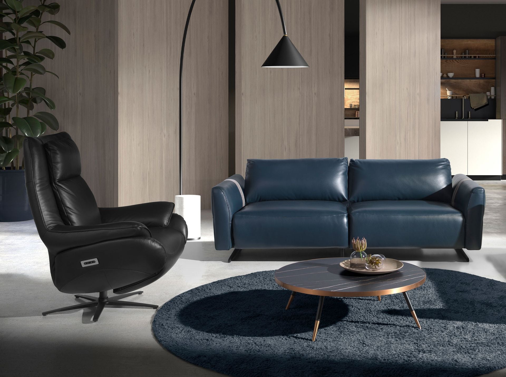 Poltrona girevole in pelle nera