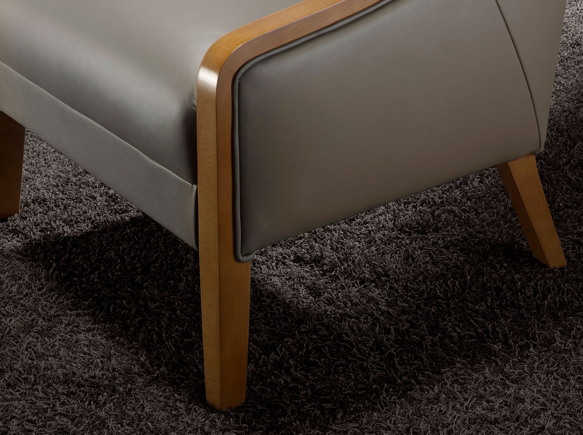 Poltrona in pelle grigia