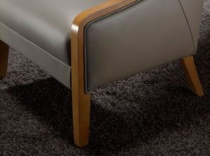 Poltrona in pelle grigia