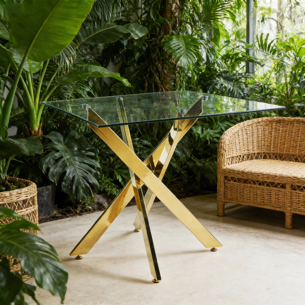 Tavolo da pranzo quadrato con piano in vetro e gambe incrociate in metallo; Stile Moderno; 80×80×75 cm; Oro