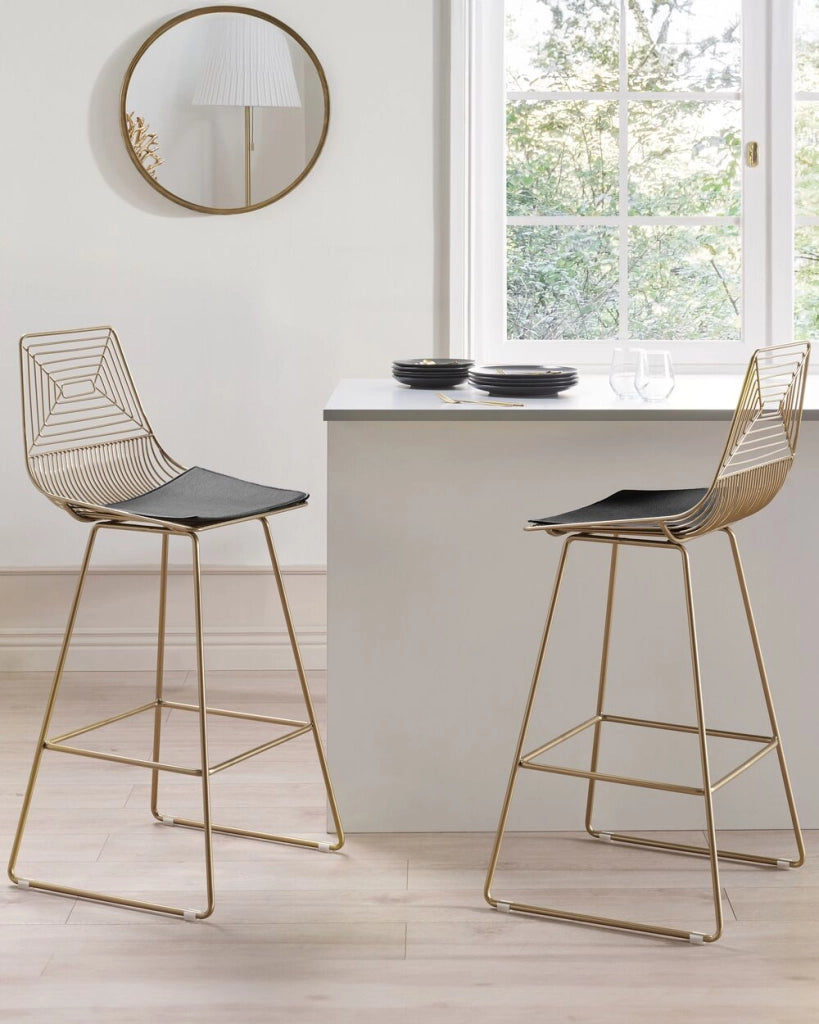 Set di 2 sgabelli in metallo oro con imbottitura in pelle stile moderno contemporaneo