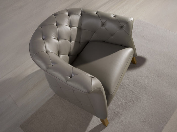 Poltrona in pelle grigia