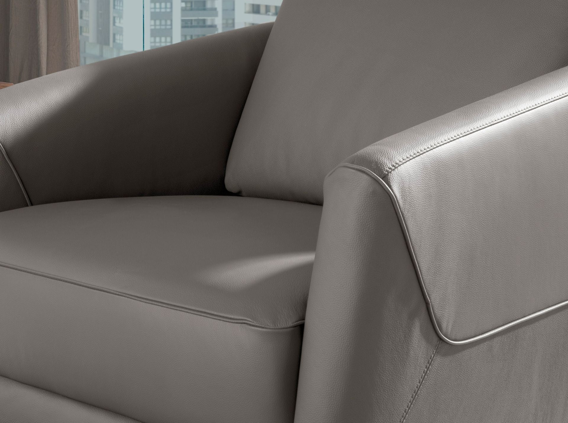 Poltrona in pelle grigio scuro