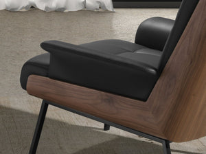 Poltrona in similpelle nera e noce