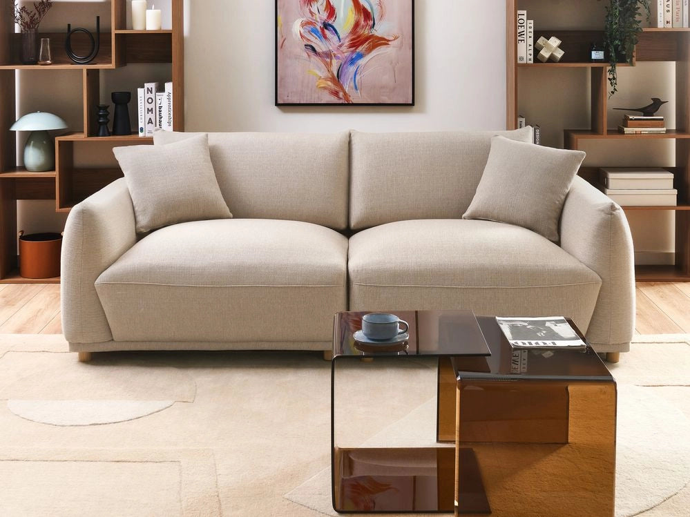 Divano a 3 posti in tessuto beige con cuscini decorativi e gambe in legno divano moderno per soggiorno