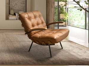 Poltrona in pelle marrone e frassino