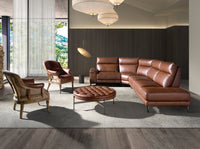 Poltrona in pelle marrone cognac