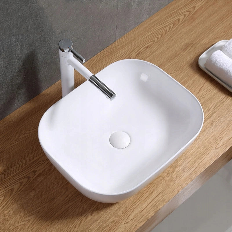 Lavabo da appoggio rettangolare in ceramica da posizionare sul piano di lavoro, bianco, moderno