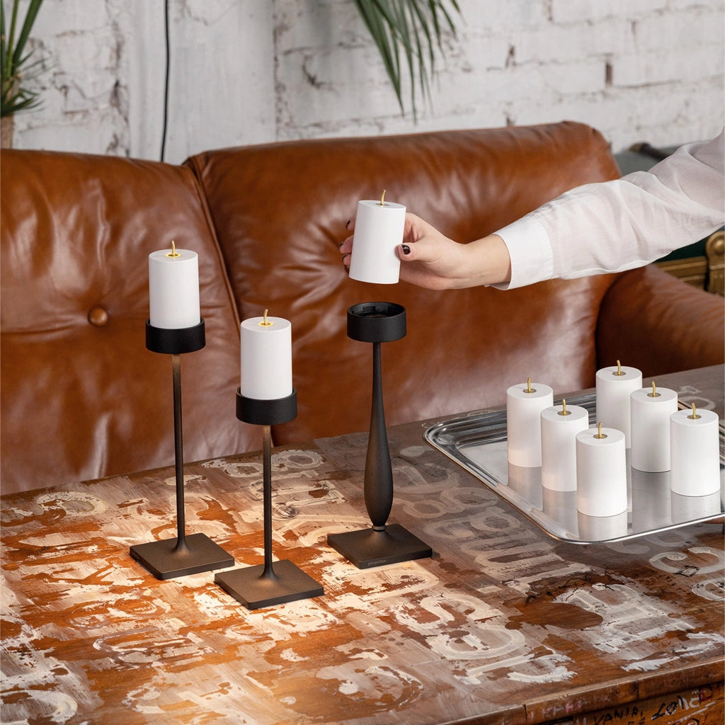 Perpetua Lampada da tavolo ricaricabile a LED senza fili, altezza elevata, design in alluminio pressofuso, colore Nero, sistema batteria modulare