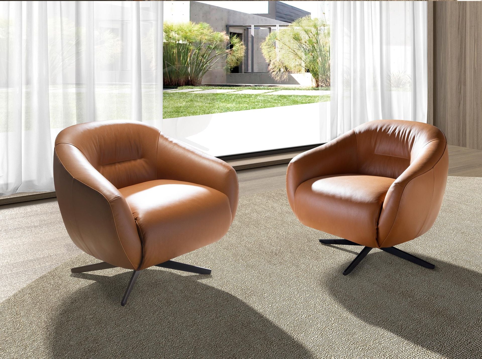 Poltrona girevole in pelle marrone