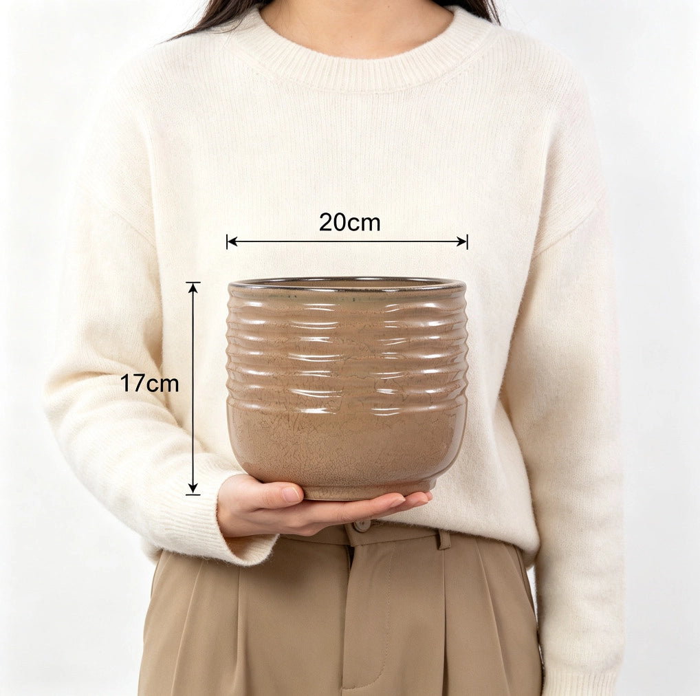 Vaso per piante ULEVR ? 20 cm in ceramica marrone chiaro lucida con scanalature ondulate e foro di drenaggio