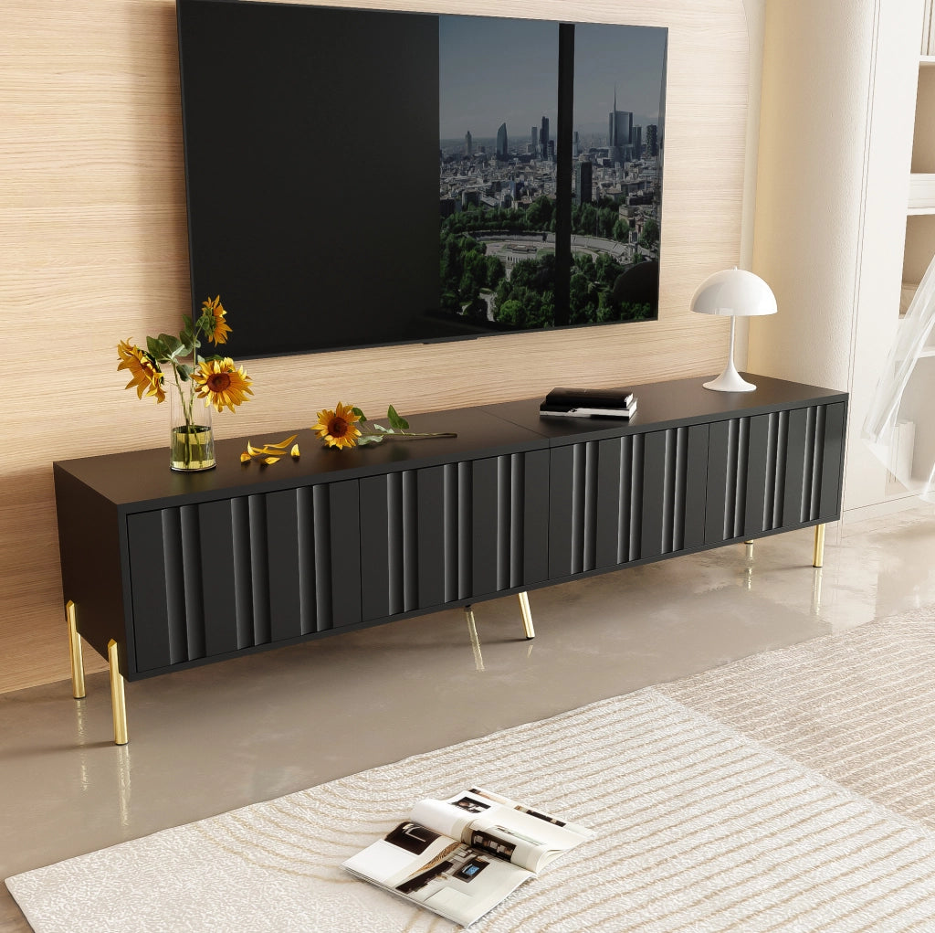 Mobile TV 190x38x48 cm con 4 ante, 8 ripiani e gambe dorate in MDF e truciolare nero