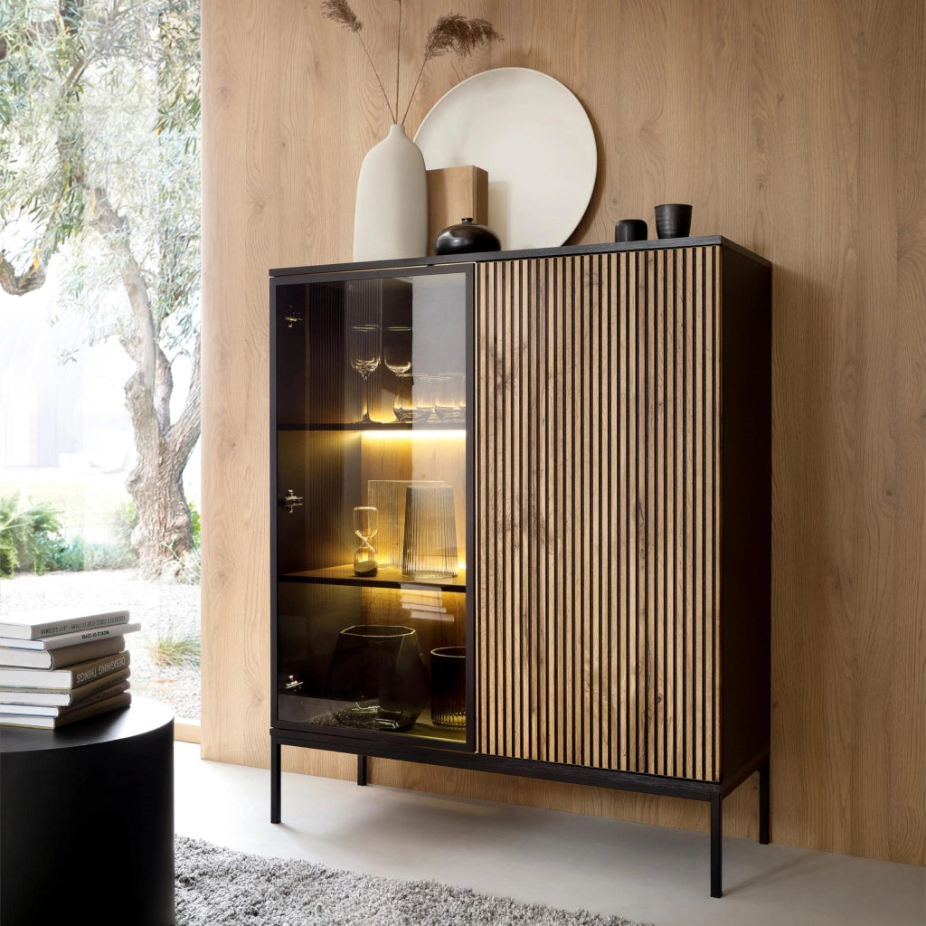 Komodee Laval WT104 - Vetrina con Illuminazione a LED, Rovere Wotan, Nero, Larghezza 104 cm, Altezza 126 cm, Profondit? 39 cm