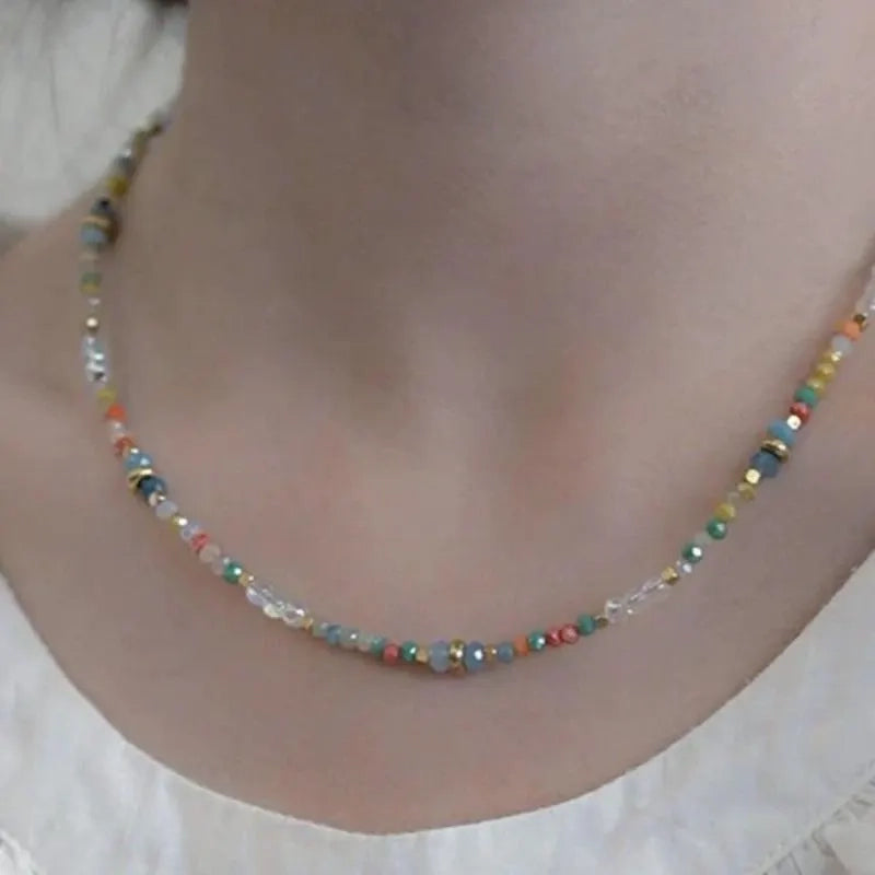 Collana con perline di cristallo: gioiello artigianale in pietra naturale