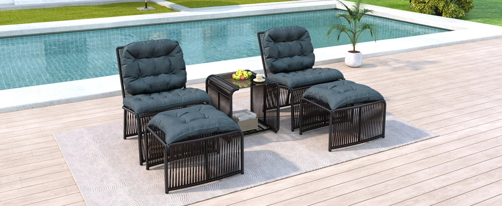 Mobili esterni cinque pezzi ferro e rattan resistente tavolo sedie sgabelli cuscini confortevoli piano vetro impermeabili per terrazzo giardino e balcone