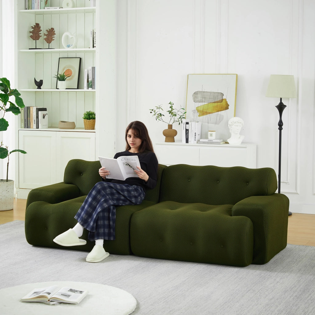 Divano a due posti in tessuto con braccioli ampi, bottoni cuciti a mano e base antiscivolo verde 224 × 104 × 66 cm
