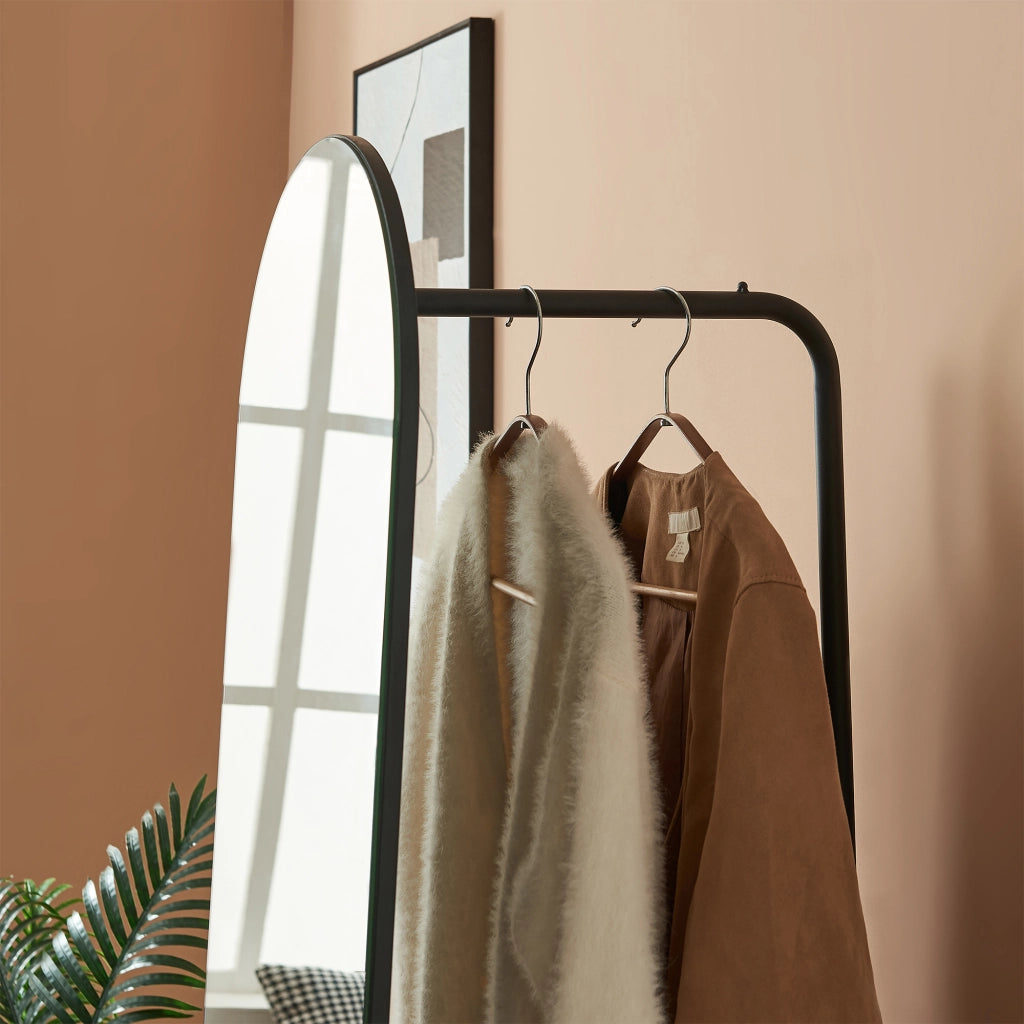 Specchio da Terra Ovale Kuonta con Appendiabiti e Vano Portaoggetti 165x40x51 cm - Nero [en.casa]