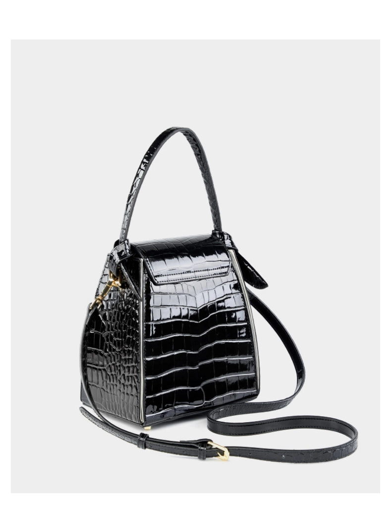 Borsa a tracolla da donna in vera pelle con stampa coccodrillo, colore nero.