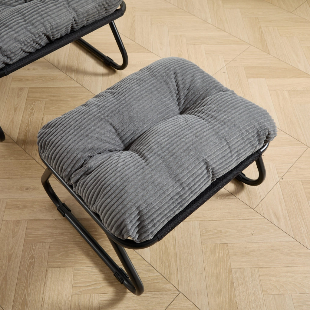 Poltrona lounge da esterno con pouf in acciaio; cuscino grigio