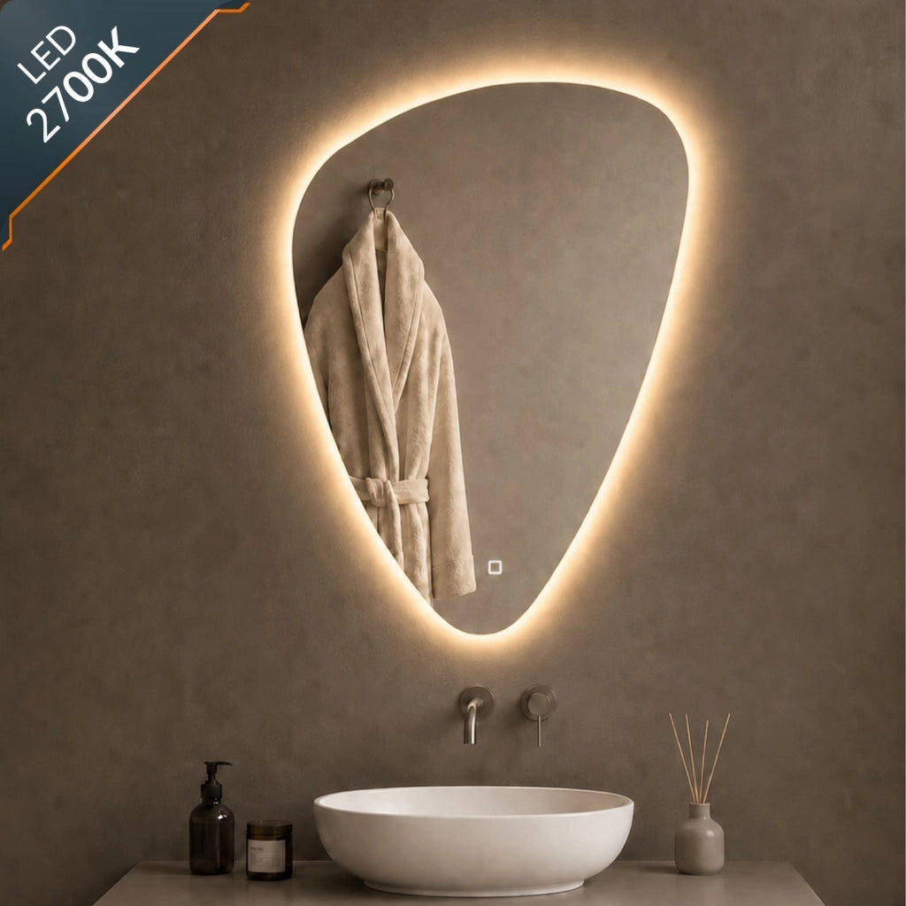 Specchio triangolare stondato retroilluminato a led in pvc *** misure 60x80 cm, tonalità dimmerabile 2700-4500-6500k...