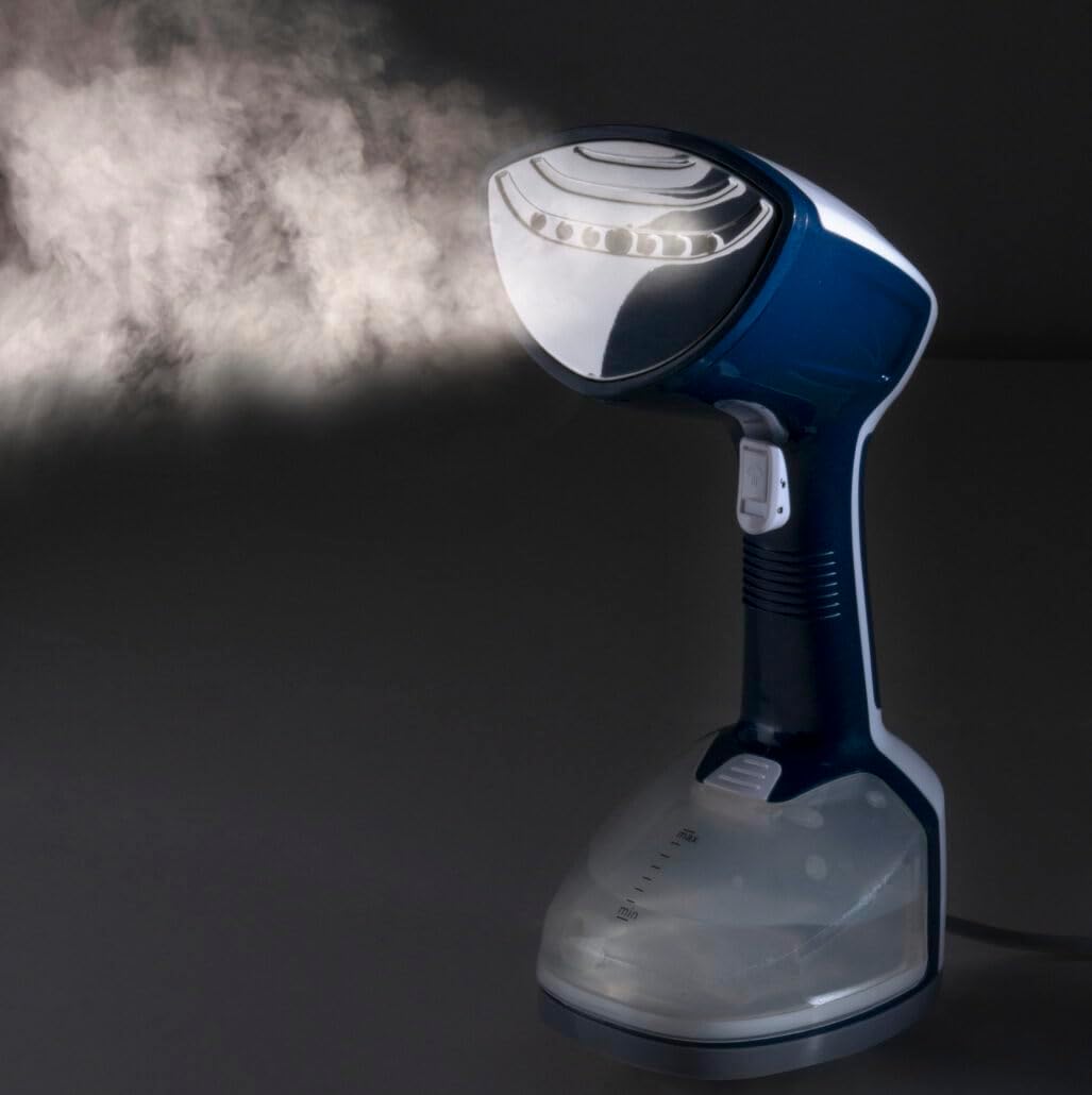 Innoliving Stiratrice Verticale INN-677, Ferro a vapore da viaggio, 1500 W, Piastra in Acciaio Inox 7 Fori, Vapore Continuo 25g/min, Serbatoio Removibile 350 ml, Blu