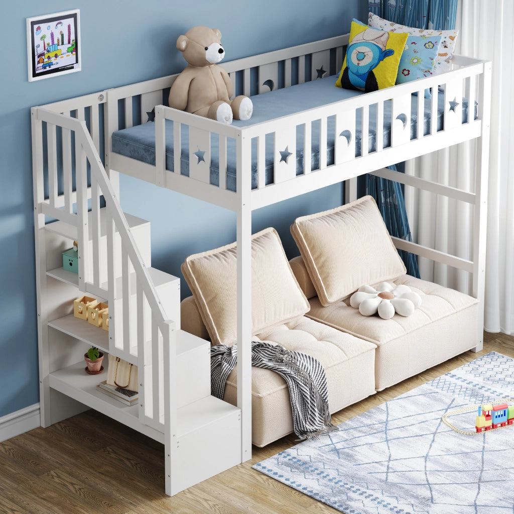 Letto a soppalco 90x200 cm con scala e ripiani; area divano; bianco
