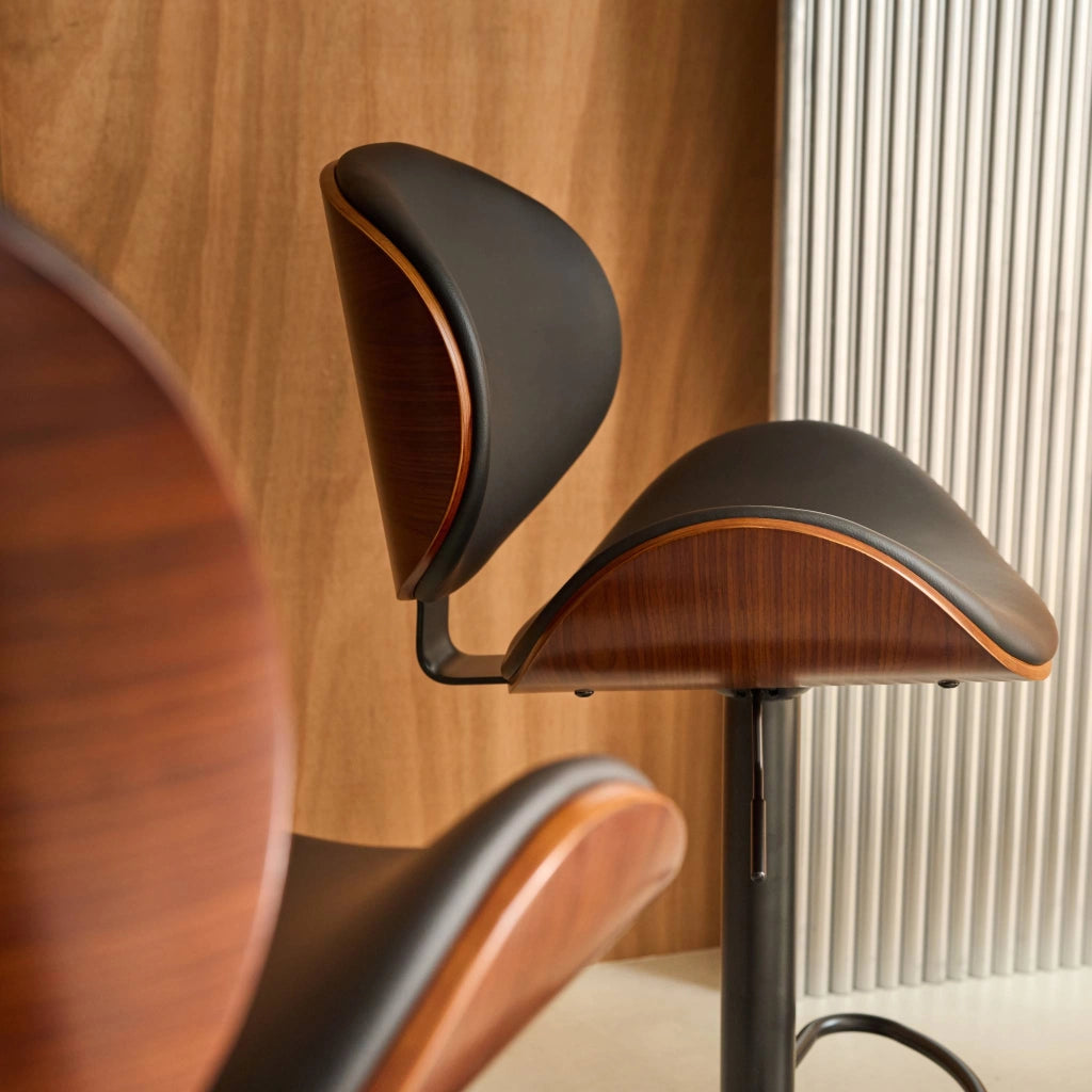 Set di 2 sgabelli da bar regolabile decorazione legno curvato e