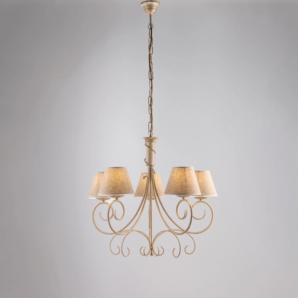 Lampadario in ferro laccato avorio con decorazione oro antico e paralumi diametro 13 in pvc effetto tessuto juta 5 luci