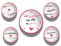 Set quattro piatti fondi per pasta 20 cm con scritte + insalatiera 27 cm con scritta